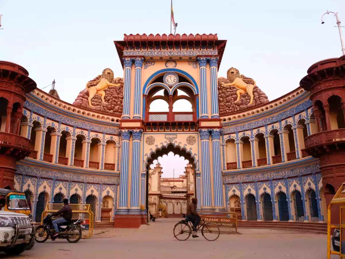 Dehradun to Ayodhya Taxi Service
