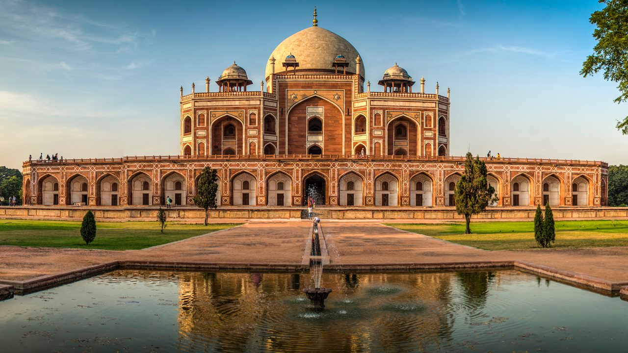 Dehradun to Delhi Taxi Service